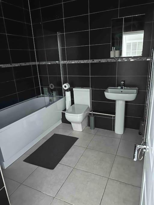 Modern Apartment, 1Km From City! Newcastle upon Tyne Exterior foto